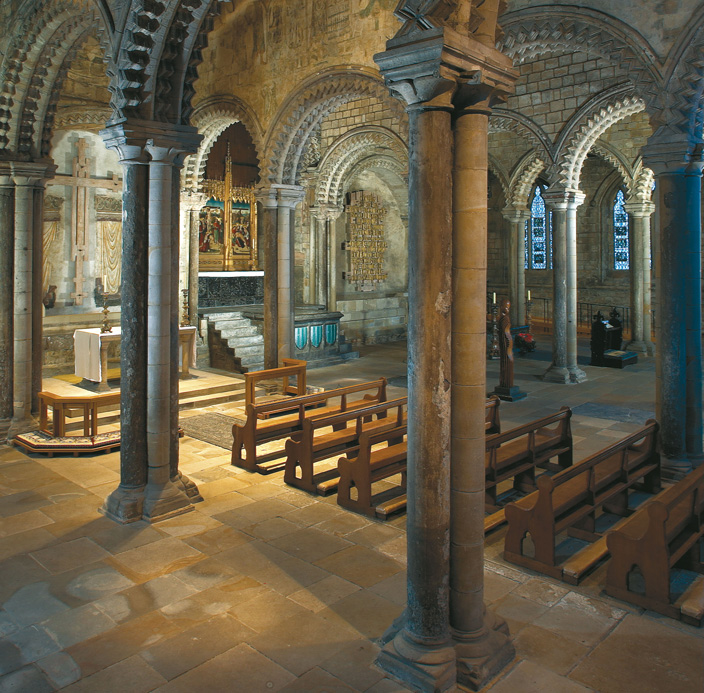While the details of the Great Mosque of Cordoba and Durham's Galilee Chapel are different, the sense of space they convey is similar. Moreover, they both make use of arcades supported on graceful columns to great effect. 